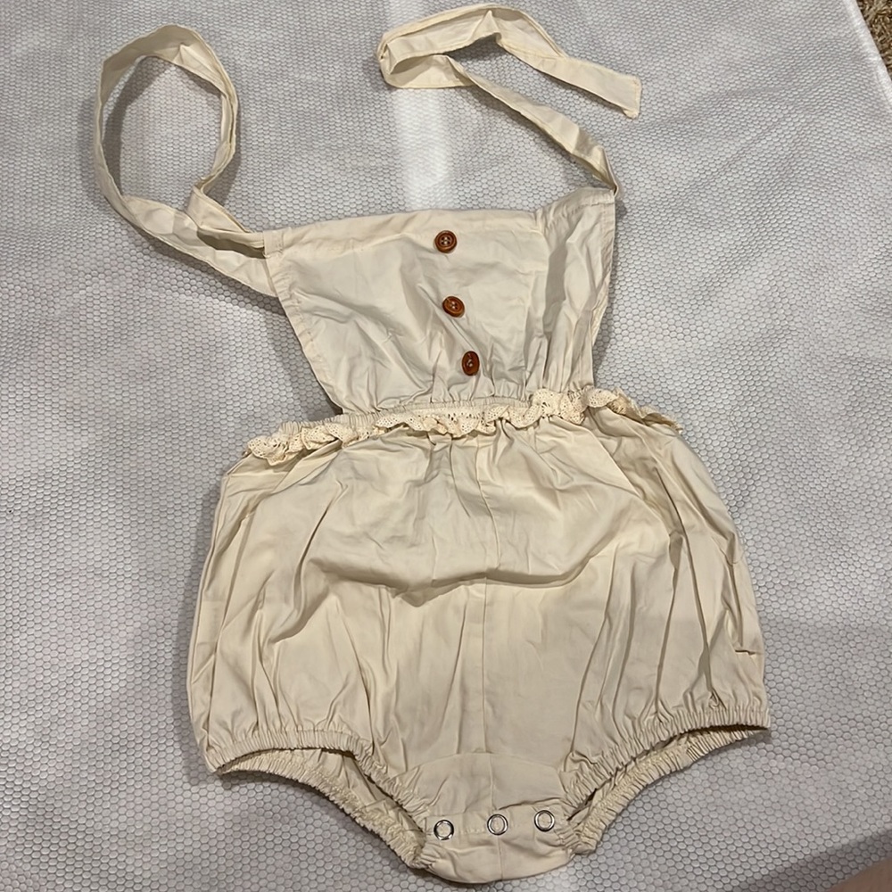 Bailey’s blossoms Large Halter bummie romper NWT